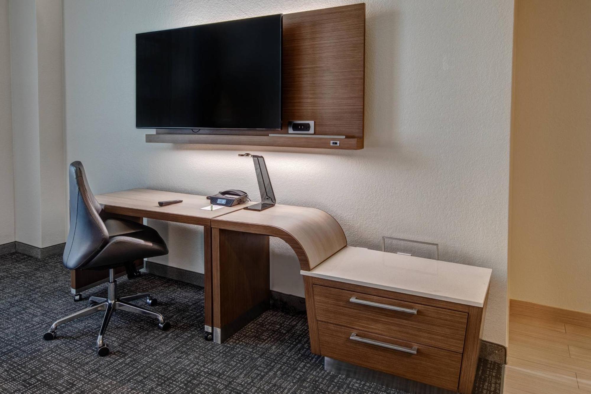 Courtyard By Marriott Dulles Airport Хърндън Екстериор снимка