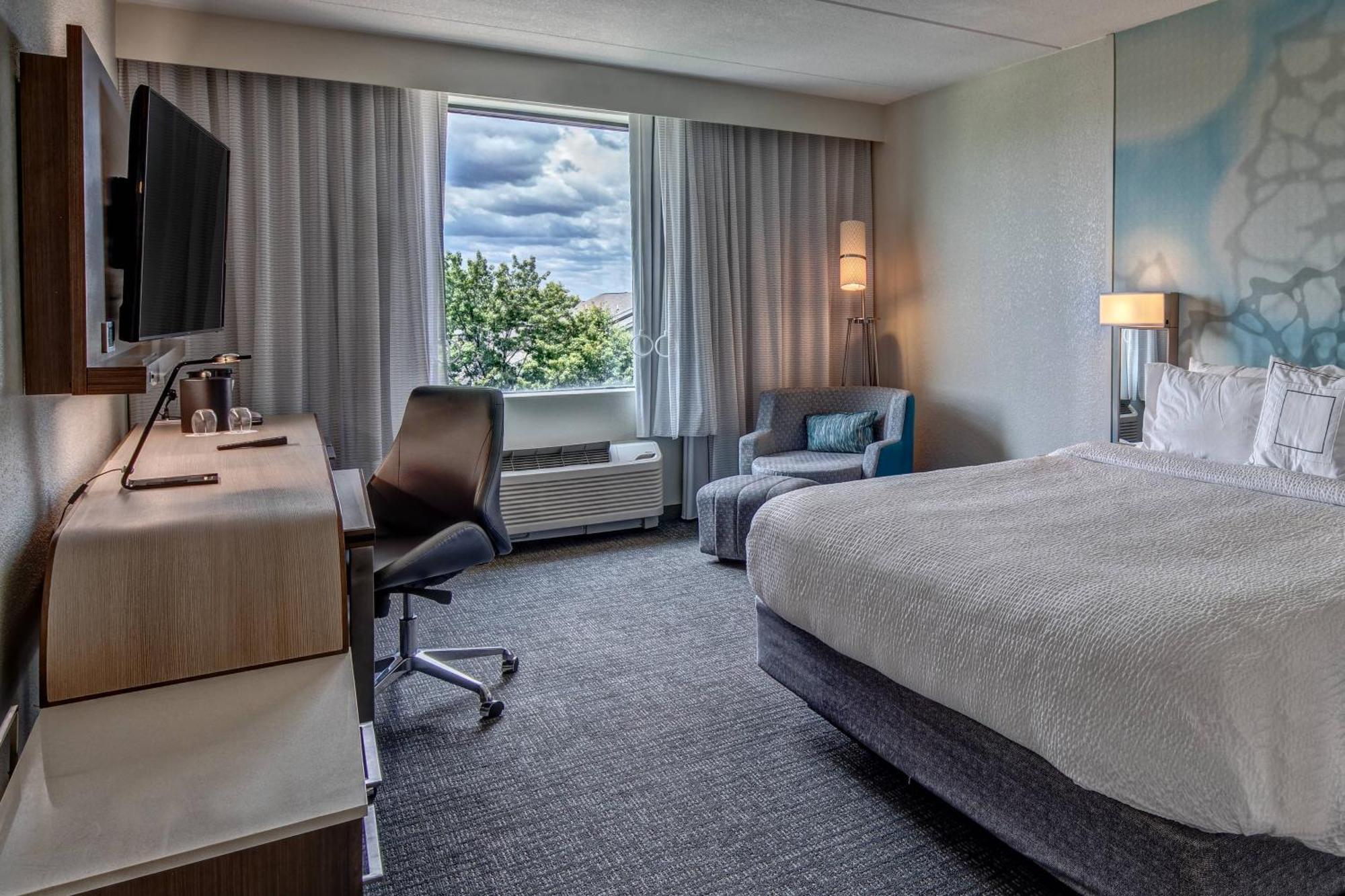 Courtyard By Marriott Dulles Airport Хърндън Екстериор снимка
