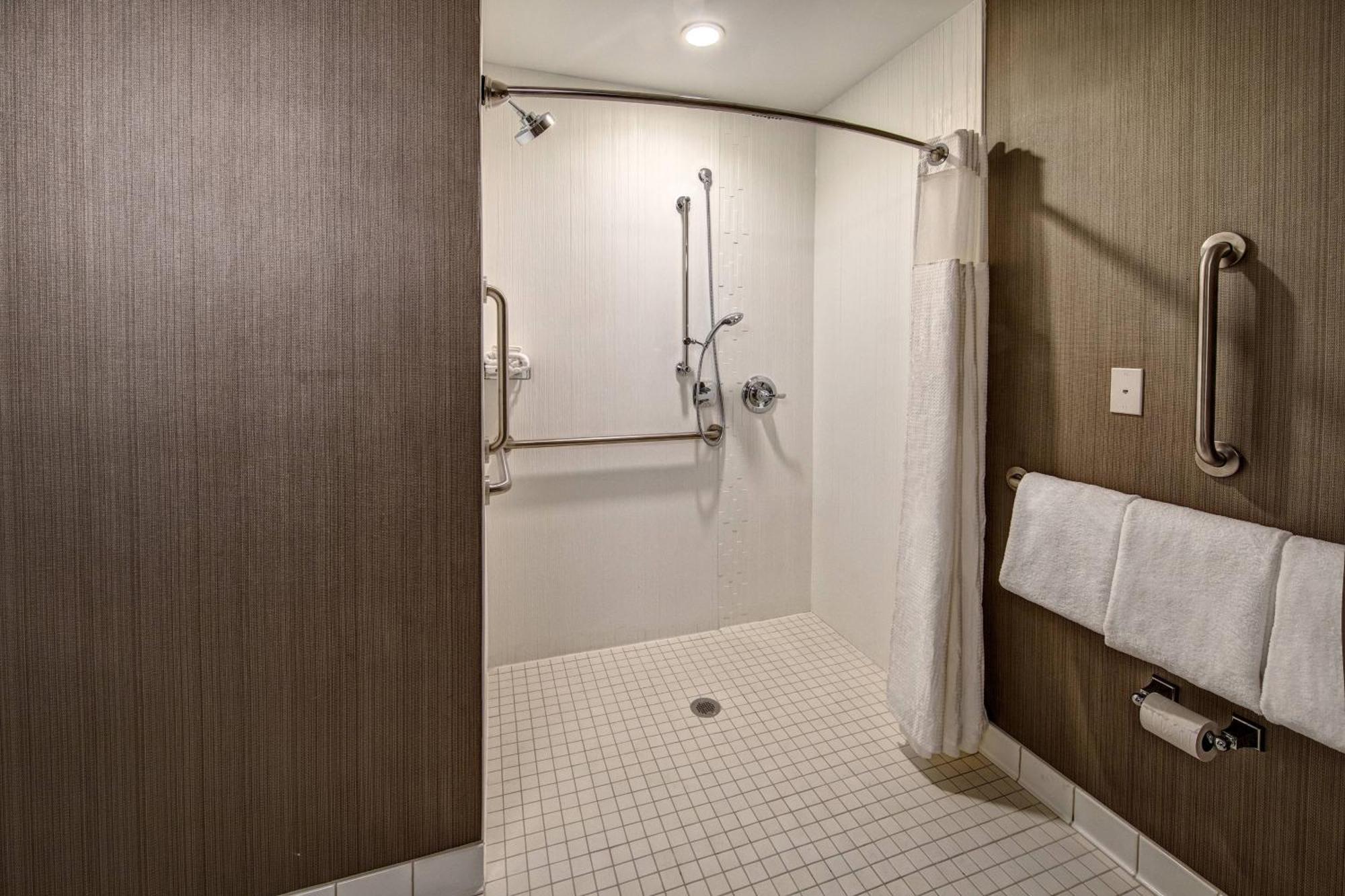 Courtyard By Marriott Dulles Airport Хърндън Екстериор снимка